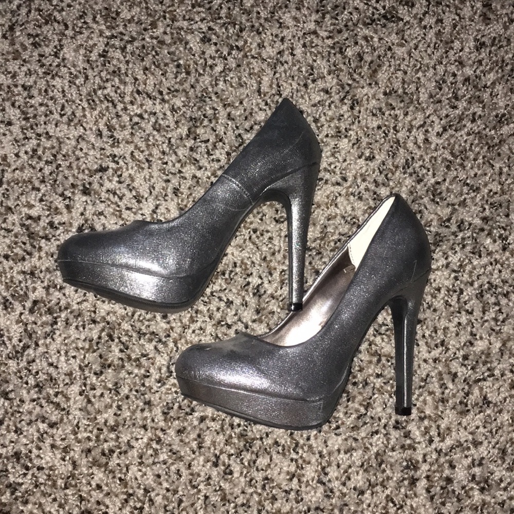 Steve Madden pumps